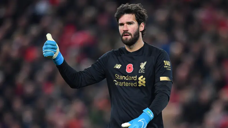 Alisson Becker Tidak Bisa Bela Liverpool Lawan Real Madrid